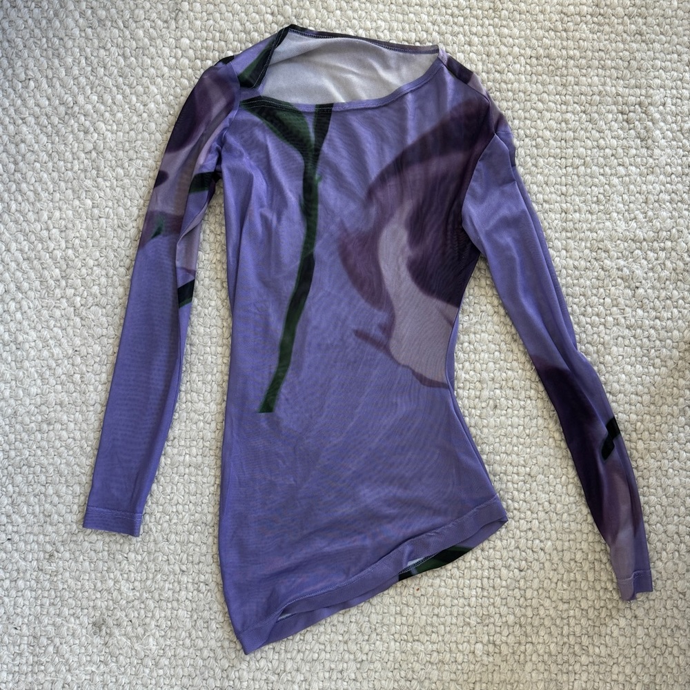 Mesh asymmetrical top